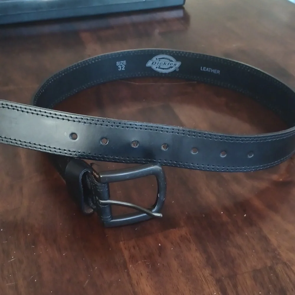 Dickies Black Buckle Black Leather Size 32